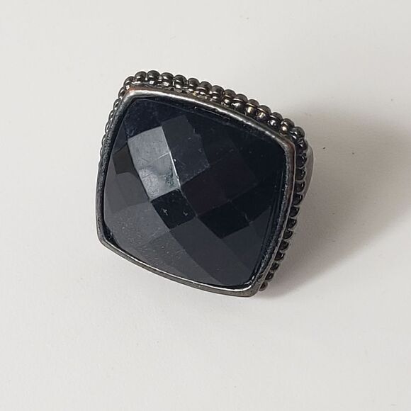 VINTAGE LOOK Black Resin Statement Ring - Picture 5 of 8
